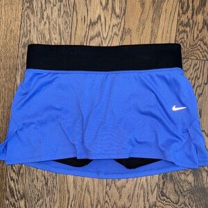 Nike Women's Purple/Blue Skort size Small